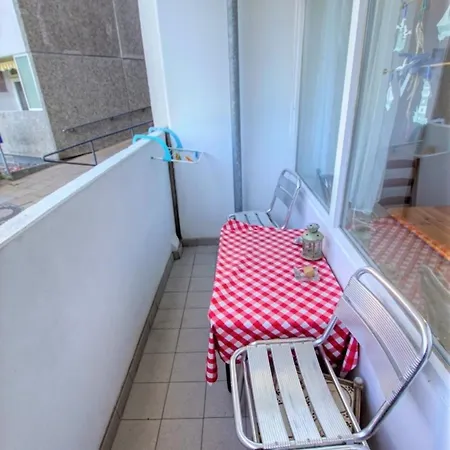 - Haus M, App 0meg02